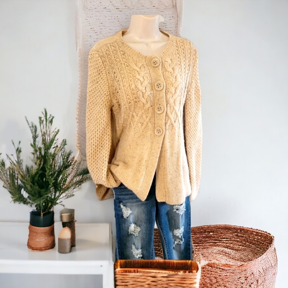 Neutral taupe tan wool sweater size small